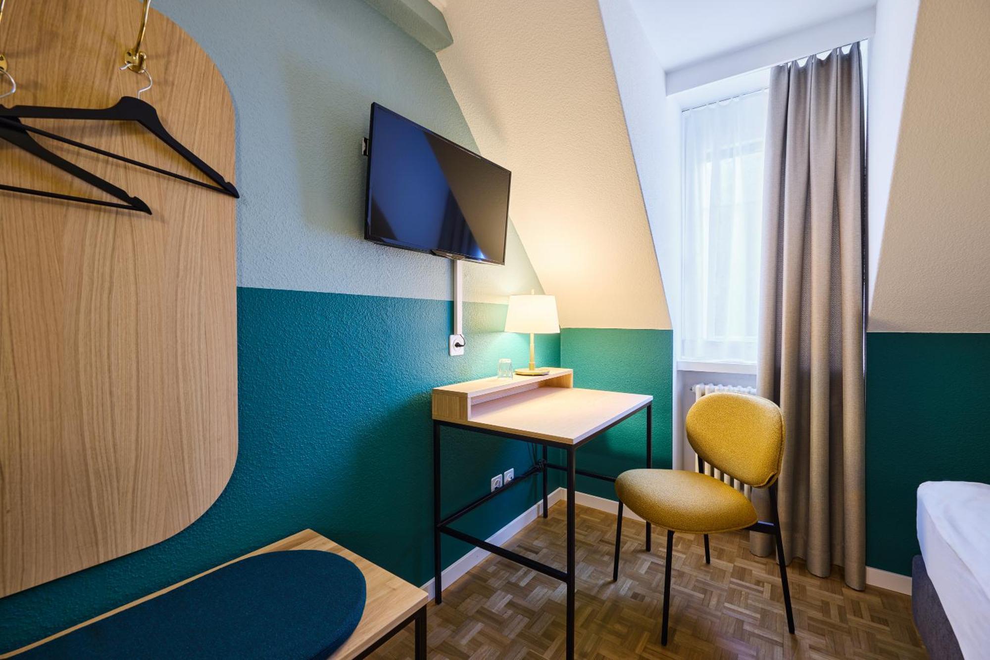 Triple Room,1595399380:JPEG